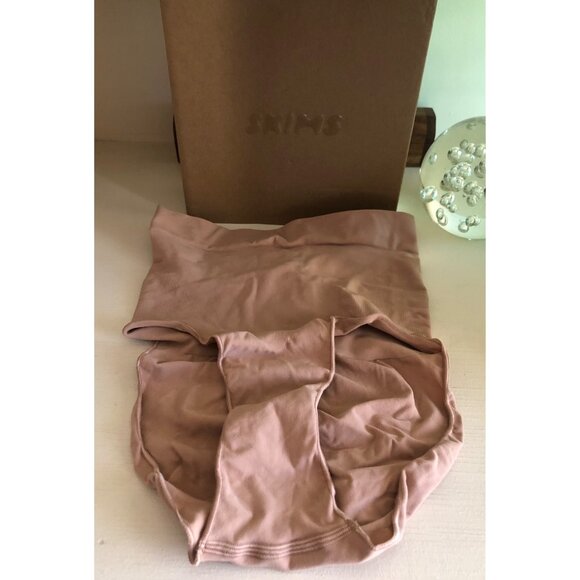 NWOT SKIMS Sculpting Mid Waist Brief Size 2X / 3X Clay - Picture 6 of 9